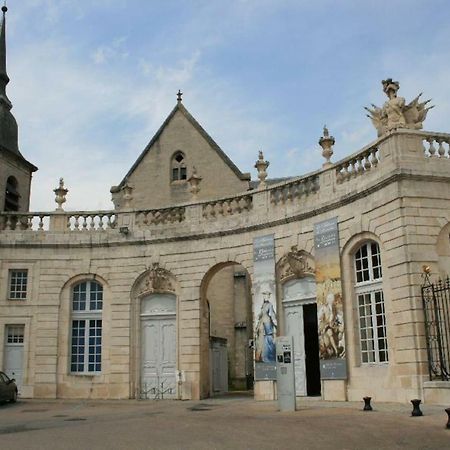 Studio De Charme Au Pays De La Madeleine Apartment Commercy ภายนอก รูปภาพ