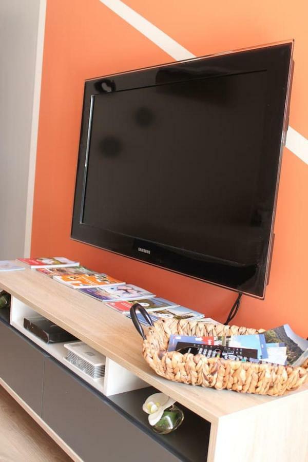 Studio De Charme Au Pays De La Madeleine Apartment Commercy ภายนอก รูปภาพ